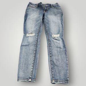 Maurices Women's M Jeans Distressed Blue Rinse Regular Fit STRETCH Straight Leg